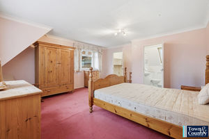 Richard Avenue - click for photo gallery